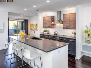 1301 Homestead Ave, Walnut Creek CA  94598-1805 exterior