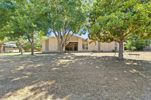 314 Juniper Dr, Creedmoor, TX 78610-9283