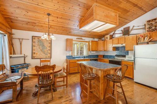 14836 Northwoods Blvd, Truckee CA 96161-7053 exterior