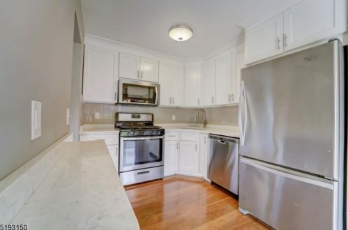 1205 Spruce Hills Dr, Glen Gardner, NJ 08826-3711