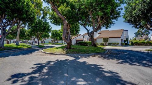 11948 Heritage Cir, Downey, CA 90241-4326