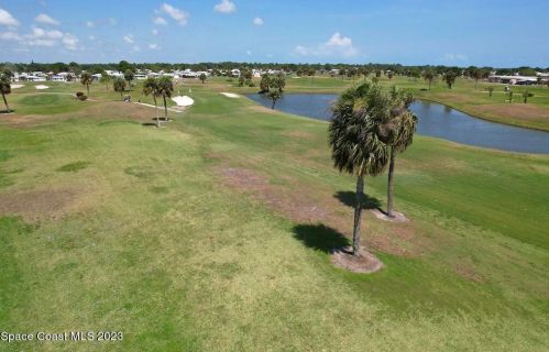 1106 Barefoot Cir, Sebastian, FL 32976-7089