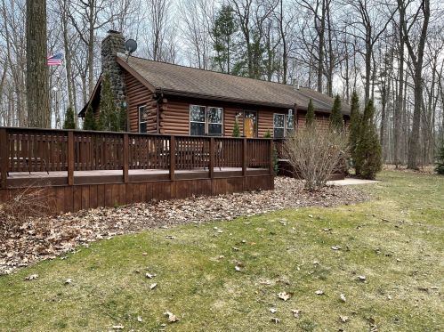 6806 Tall Oaks Rd, Manitowoc, WI 54220-9416