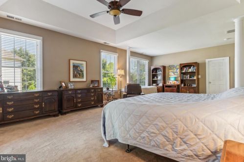 8373 Pedigrue Ct, Gainesville VA  20155-3240 exterior