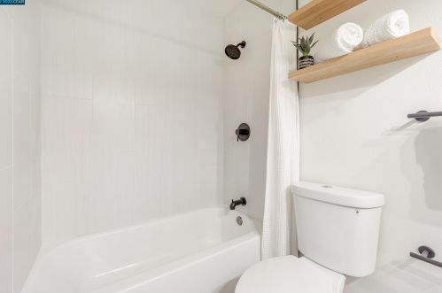 1177 Coad Ct, West Pittsburg CA  94565-6204 exterior