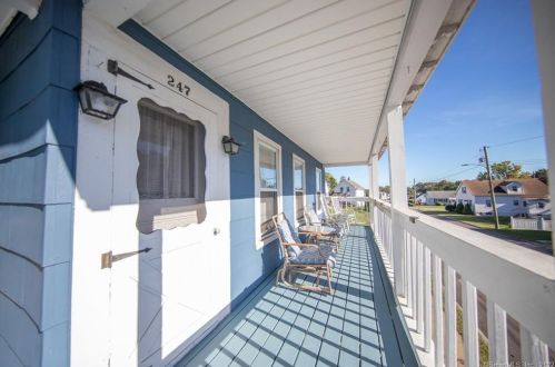247 Elm St, United States Coast Guard Ac, CT 06320-3625