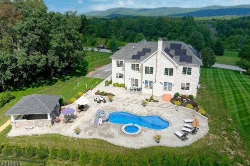 7 Flagstone Hill Rd, Wantage NJ  07461-2236 exterior