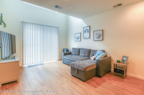 43 Phoenix Ct, Tinton Falls NJ  07712-7772 exterior