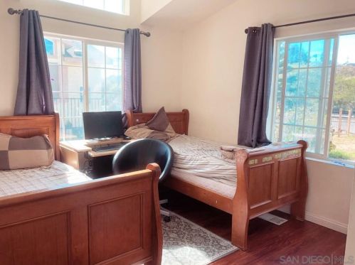 2885 Chollas Rd, San Diego CA 92105-4817 exterior