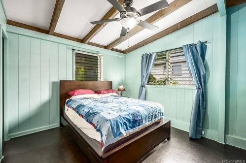 2170 Aamanu St, Pearl City HI  96782-1306 exterior