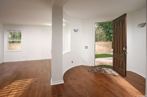 29318 Madeira Ln, Santa Clarita, CA 91354-1598