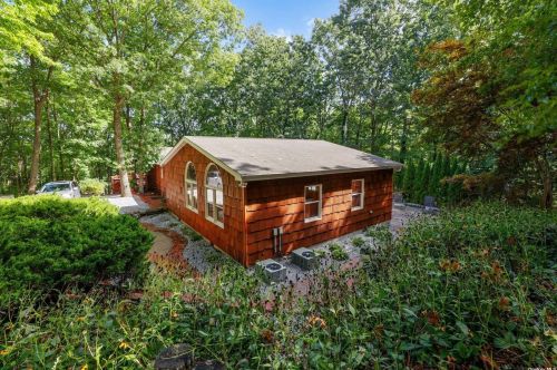 568 Bread And Cheese Hollow Rd, Northport NY  11768-2326 exterior