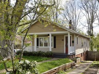 36 Harvard Pl, Asheville, NC 28806-2532