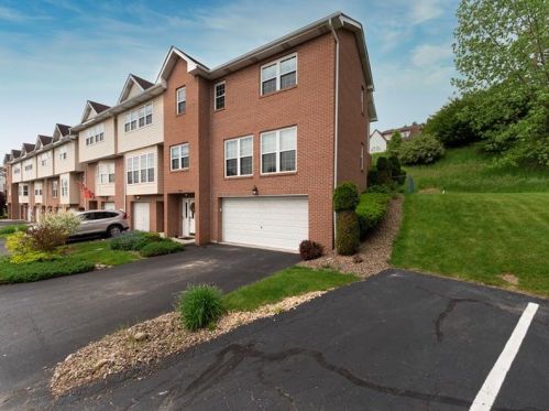 208 Wingate Dr, Pittsburgh, PA 15205-4901