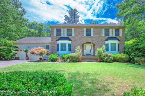 8 Abbey Rd, Jackson Twp, NJ 08527-4927