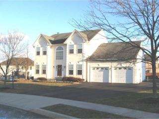 1080 Oak Hill View Dr, Gilbertsville PA  19525-8418 exterior