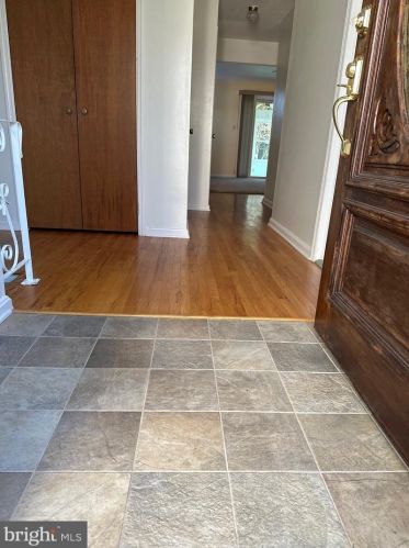 2208 Regal Dr, Wilmington, DE 19810-2714