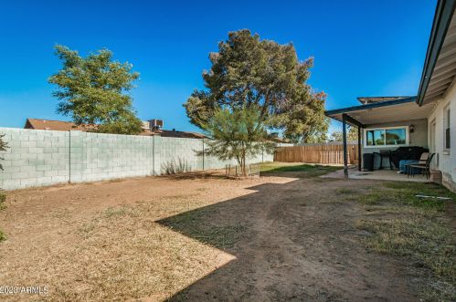 4938 Larkspur Dr, Glendale AZ  85304-2028 exterior