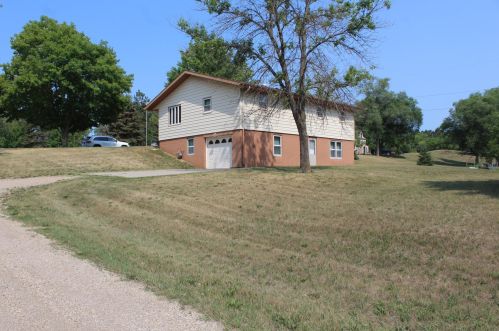 915 Poler St, Starbuck, MN 56381