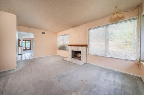 27417 Onlee Ave, Santa Clarita, CA 91350-2141