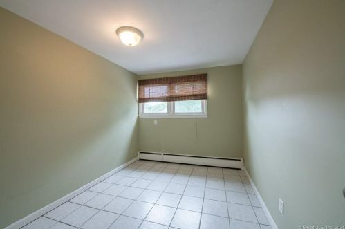 2 Valley Brook Ln, North Haven CT  06473-2638 exterior