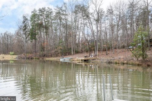 7905 Waterford Dr, Spotsylvania VA  22551-2204 exterior