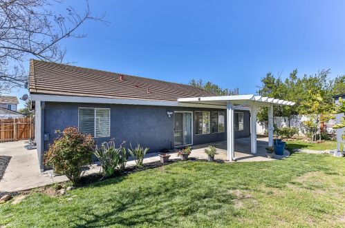 8489 Mcgray Way, Elk Grove CA  95624-4121 exterior