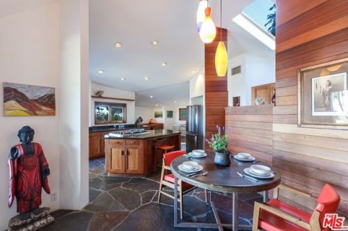 2440 Minard Rd, Topanga CA  90290-3402 exterior