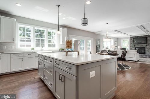 1930 Hillside Dr, Falls Church VA  22043-1414 exterior