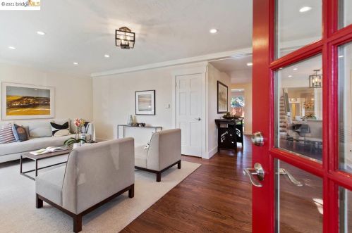 955 Stannage Ave, Berkeley, CA 94706-2005