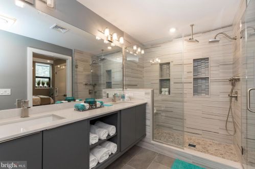29 1st Ave, Collegeville, PA 19426-2636