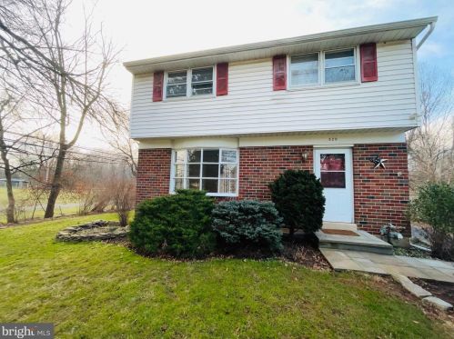 520 Old Fort Rd, Norristown, PA 19406-2335