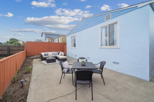 667 Skyline Dr, Daly City CA  94015-4622 exterior