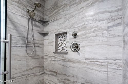 14363 Collins St, Van Nuys CA 91316-1030 exterior