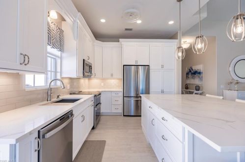 4353 Montalvo Ct, Naples FL  34109-1374 exterior