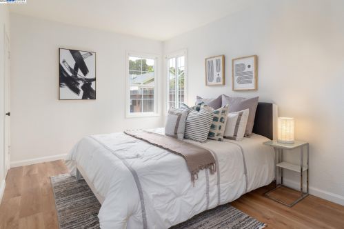 1451 Havenscourt Blvd, Oakland CA  94621-3627 exterior