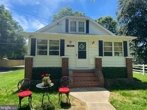 7104 High Bridge Rd, Bowie, MD 20720-5238