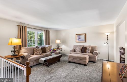 301 Willowbrook Rd, Boothwyn, PA 19061-2828
