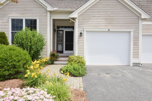 16 Chadwick Ct, Mashpee, MA 02649-2892