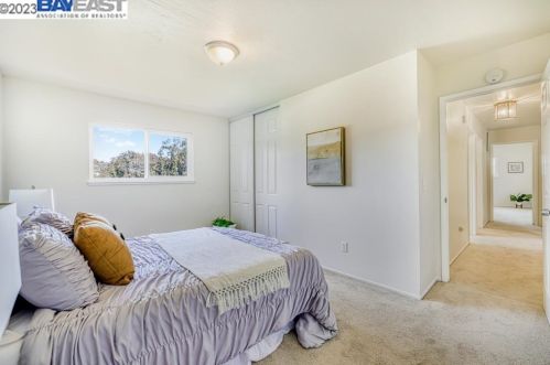 1549 Woodland Dr, West Pittsburg CA  94565-5633 exterior