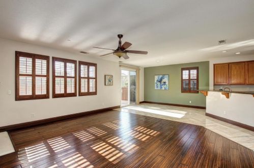 1741 Campos Ave, Woodland CA  95776-5327 exterior