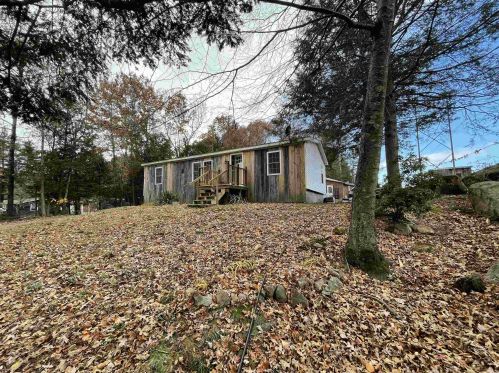 28 Cross Rd, Sandown, NH 03873-2010
