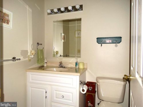 21 Holly Ct, Lees Cross Roads PA  17257-8749 exterior