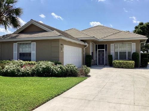 1542 Amherst Dr, Fort Pierce FL  34986-2450 exterior