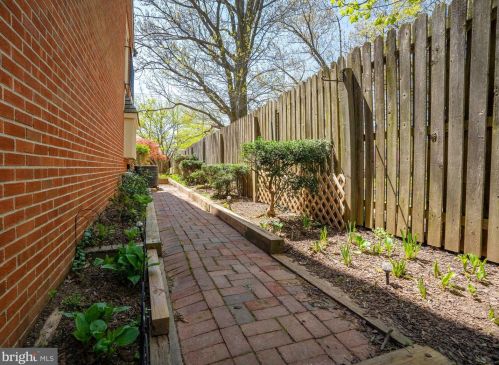 900 Bancroft Pkwy, Wilmington DE  19805-2642 exterior