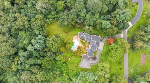 15 Wenwood Dr, Muttontown NY  11545-3129 exterior