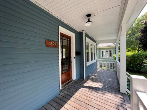 4532 Newhall St, Milwaukee WI 53211-1527 exterior