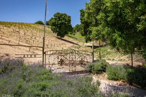4180 Peachy Canyon Rd, Lake Nacimiento, CA 93446-9627