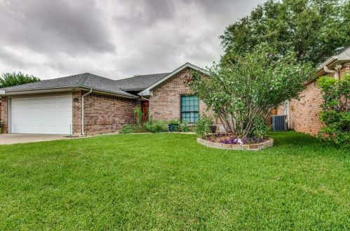 2805 Needles St, Euless, TX 76040-6387