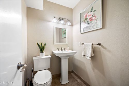 13229 8th Ave, Phoenix AZ  85029-1808 exterior